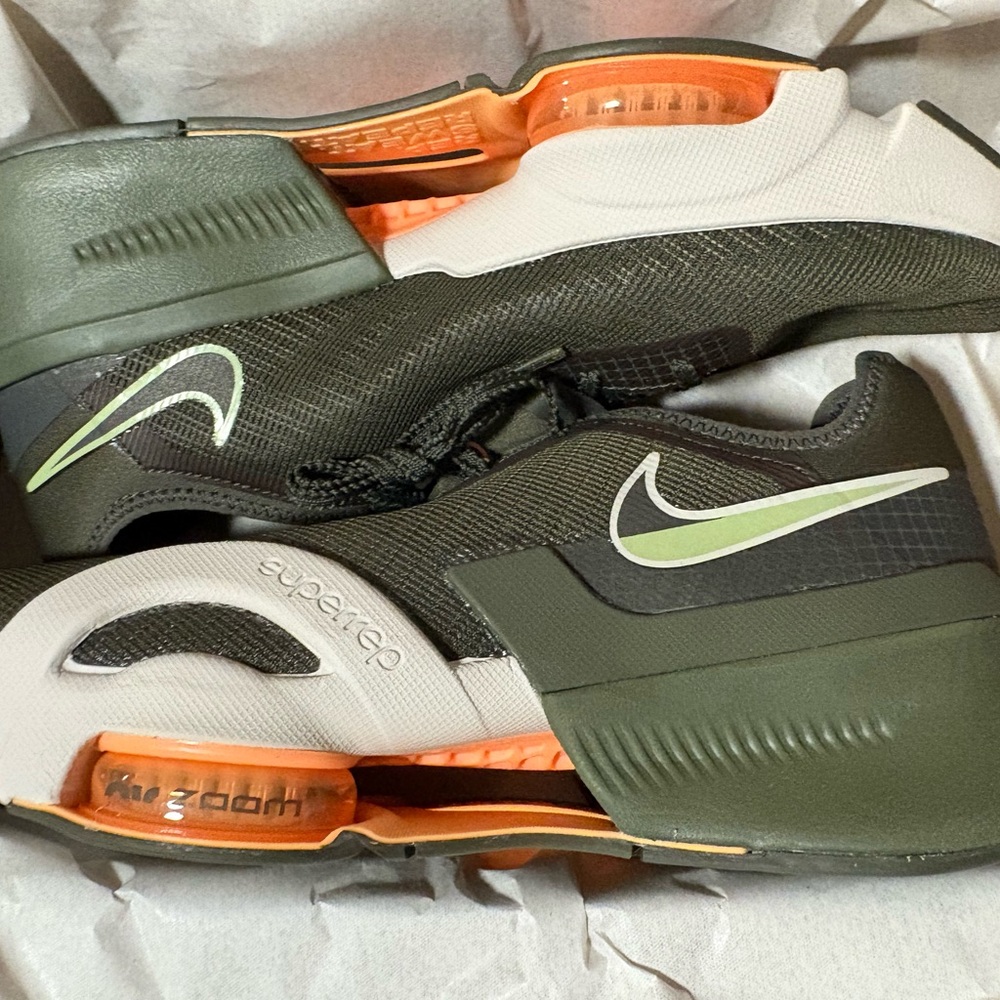Nike Men's Green and Orange Athletic Shoes-NWT (8)